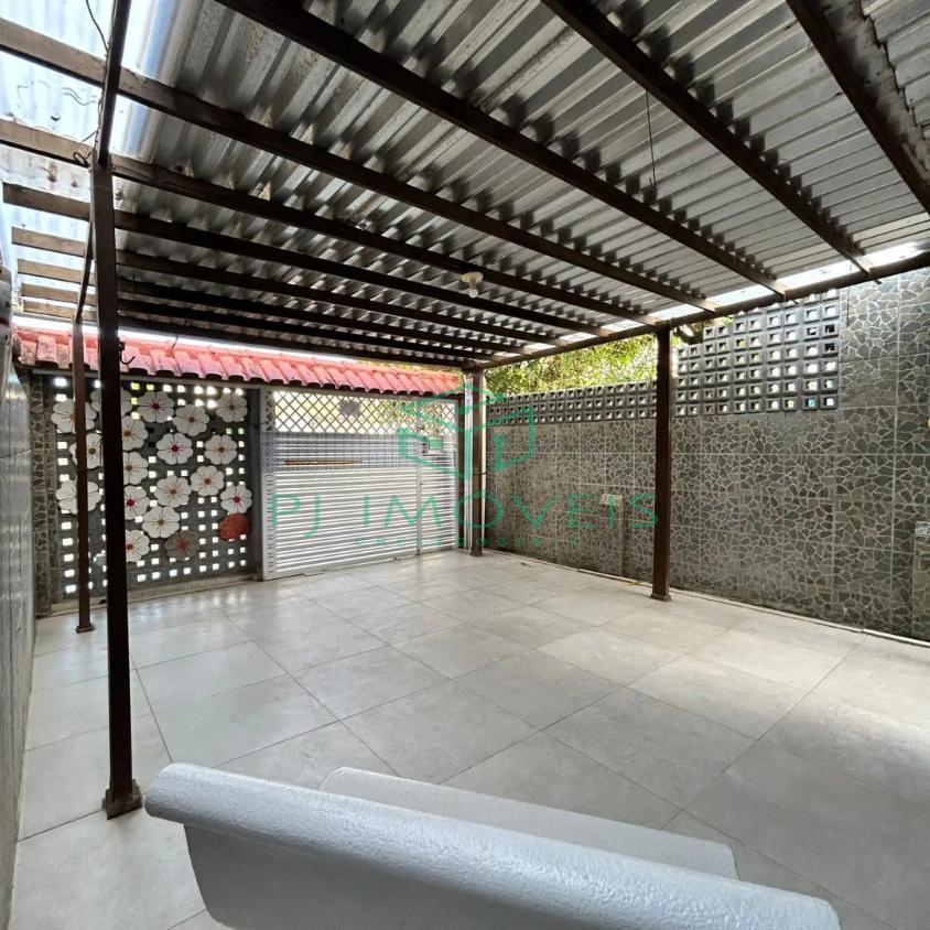Casa à venda com 3 quartos, 90m² - Foto 11
