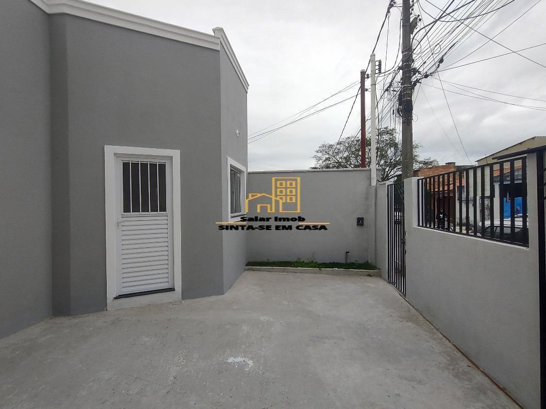 Casa à venda com 2 quartos, 70m² - Foto 2