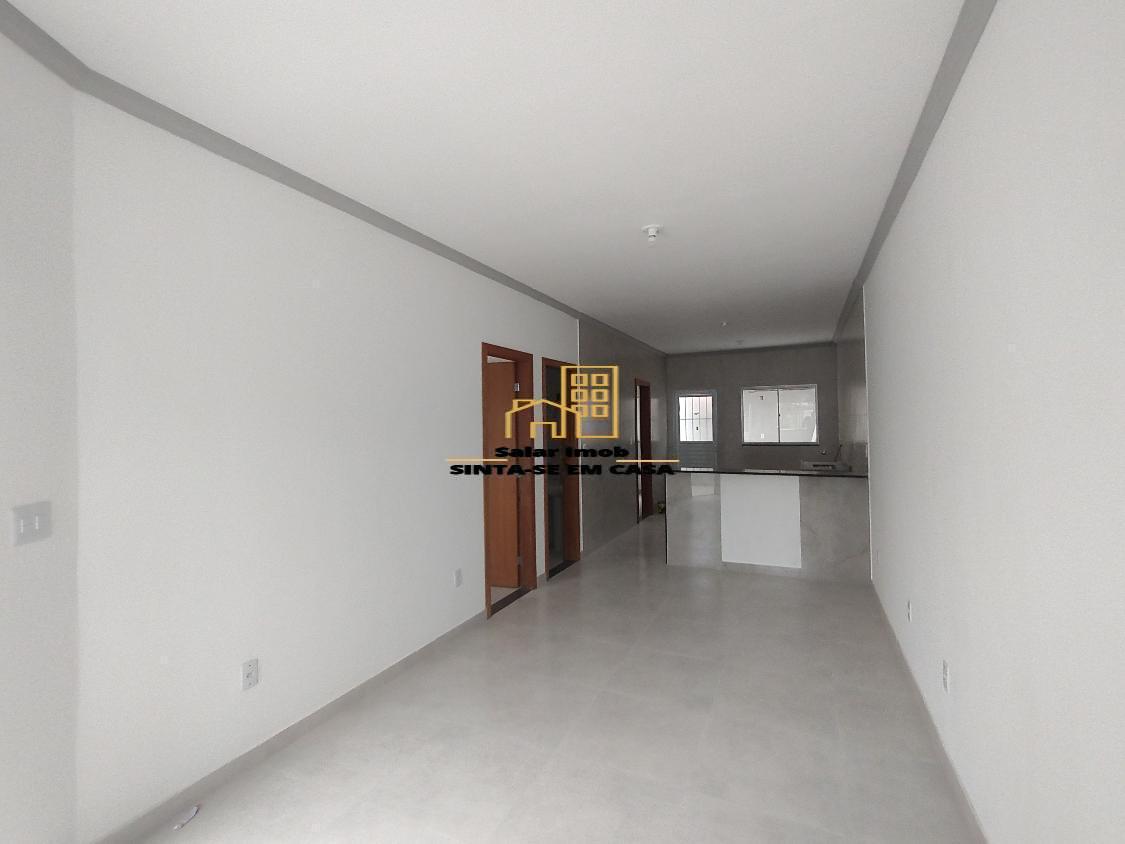 Casa à venda com 2 quartos, 70m² - Foto 3