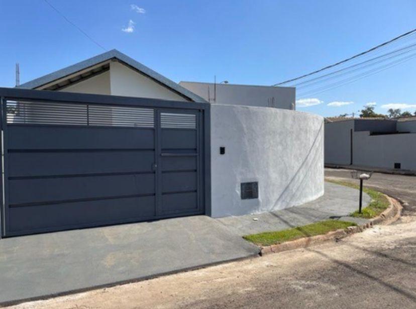 Casa à venda com 3 quartos, 110m² - Foto 1