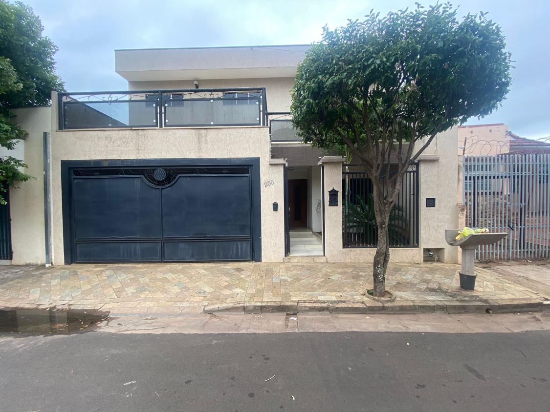Sobrado, 3 quartos, 250 m² - Foto 1