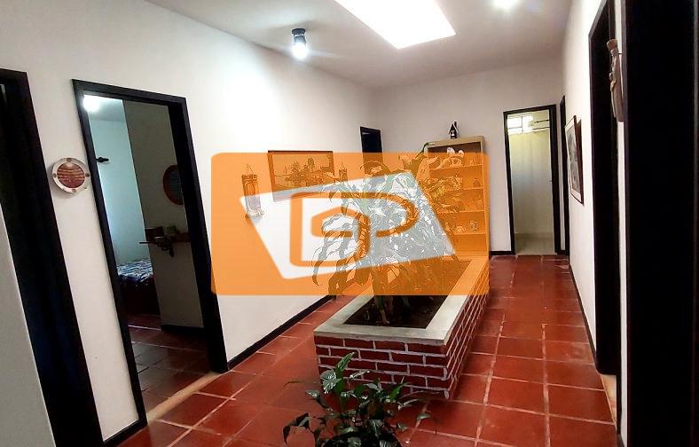 Casa à venda com 5 quartos, 300m² - Foto 20