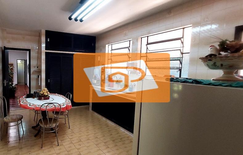 Casa à venda com 5 quartos, 300m² - Foto 24