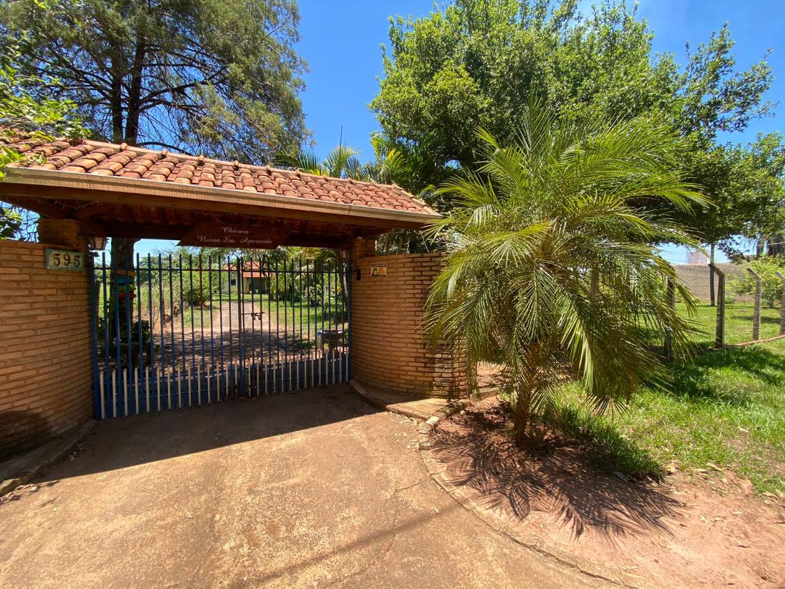 Chácara à venda com 2 quartos, 5850m² - Foto 1