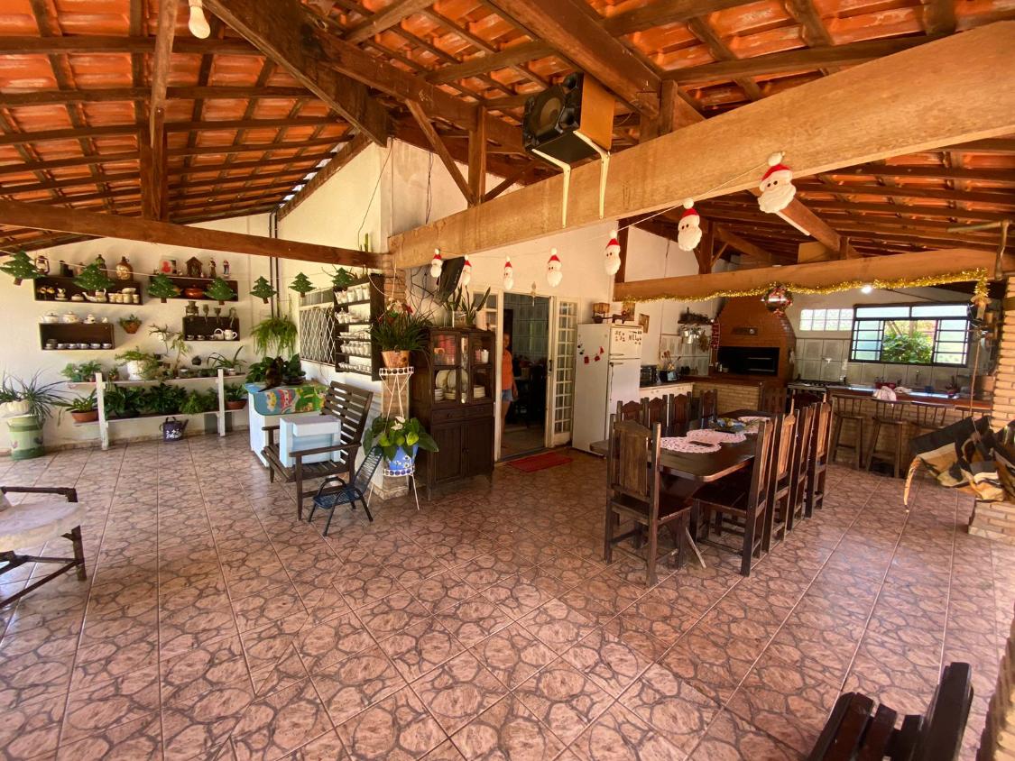 Chácara à venda com 2 quartos, 5850m² - Foto 2