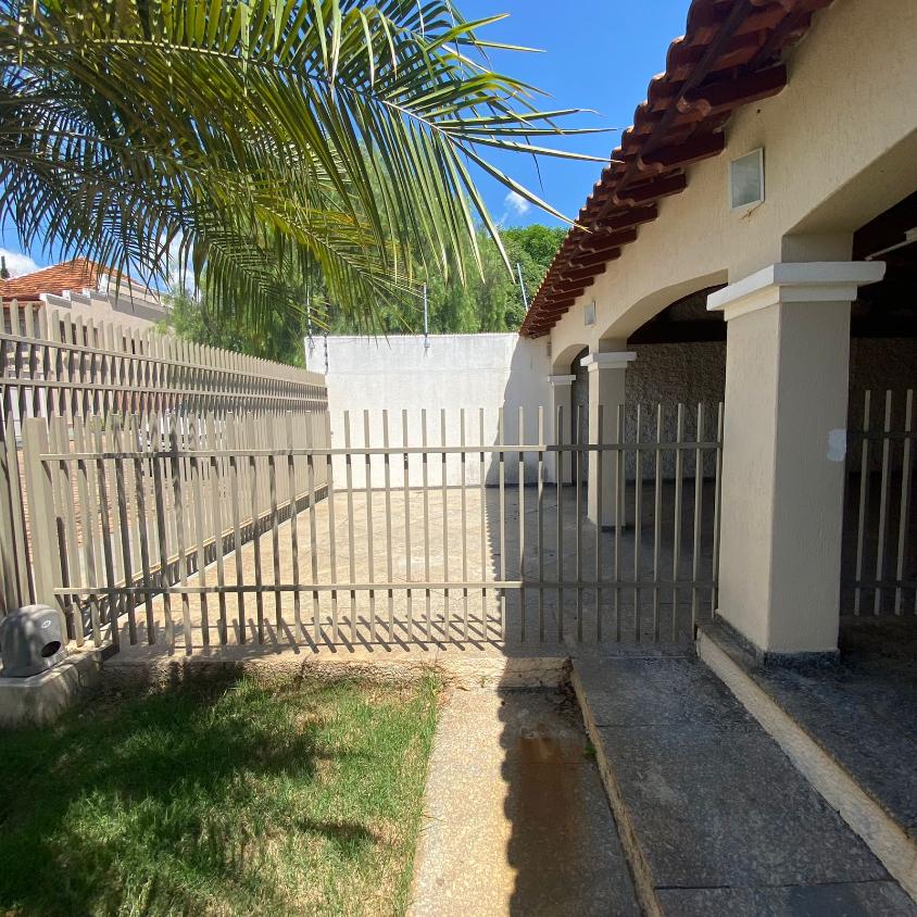 Casa, 3 quartos, 237 m² - Foto 2