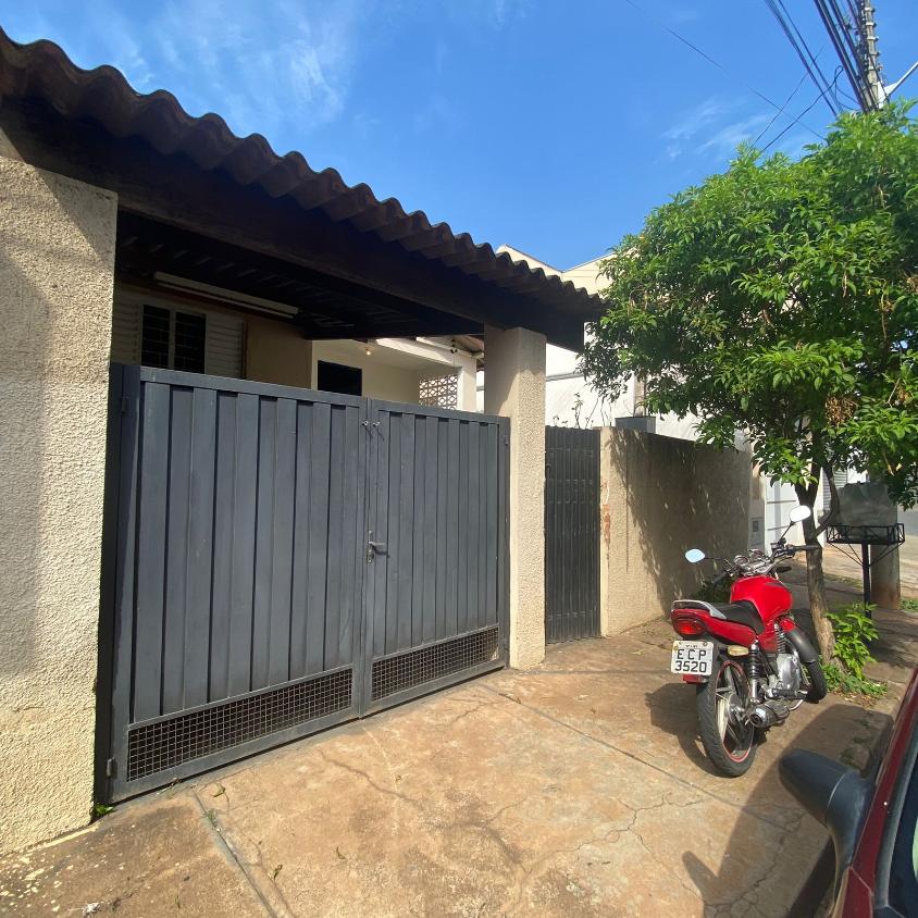 Casa à venda com 3 quartos, 110m² - Foto 1