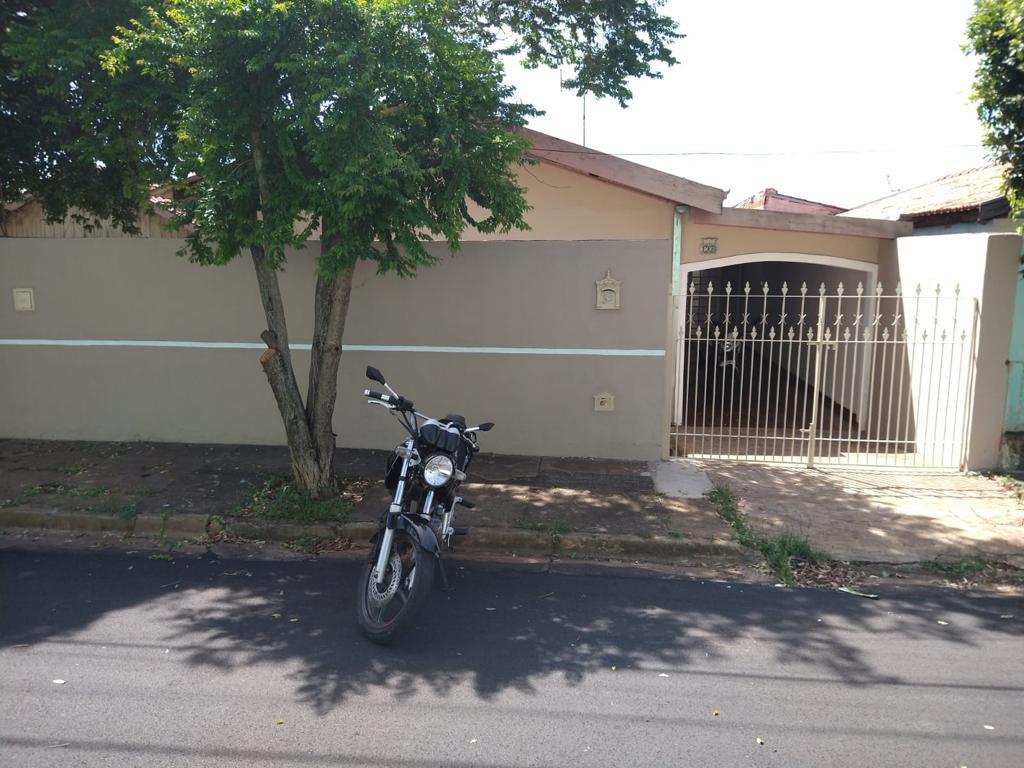 Casa à venda com 3 quartos, 140m² - Foto 1