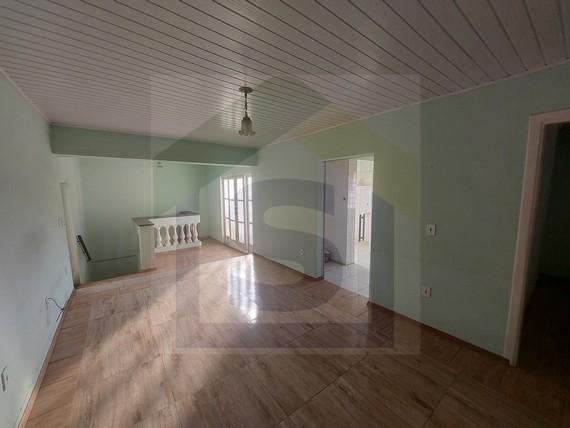 Casa à venda com 3 quartos, 282m² - Foto 1