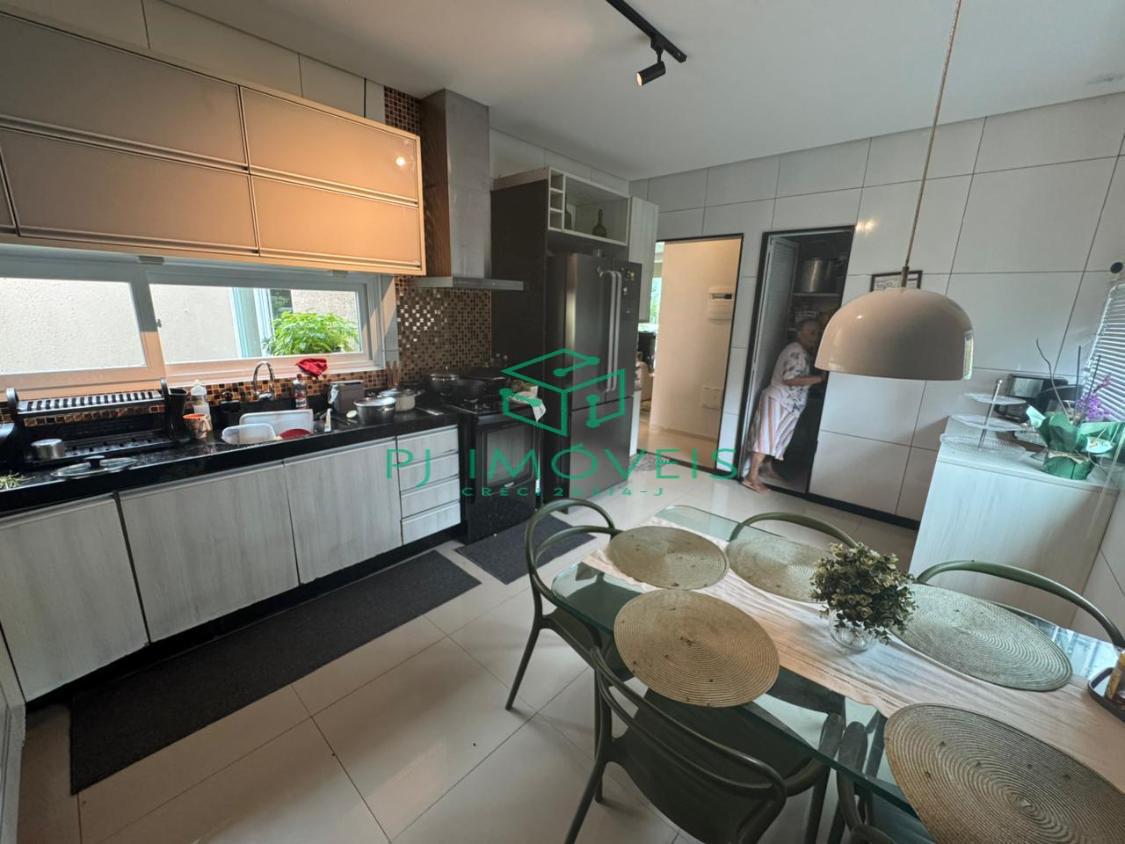 Casa de Condomínio à venda com 3 quartos, 220m² - Foto 17