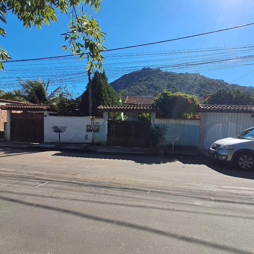 Casa à venda com 2 quartos, 225m² - Foto 1