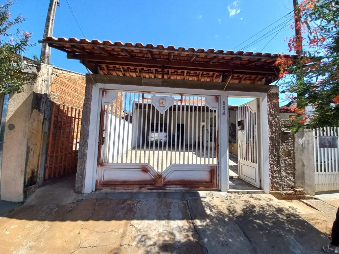 Casa à venda com 3 quartos, 660m² - Foto 2