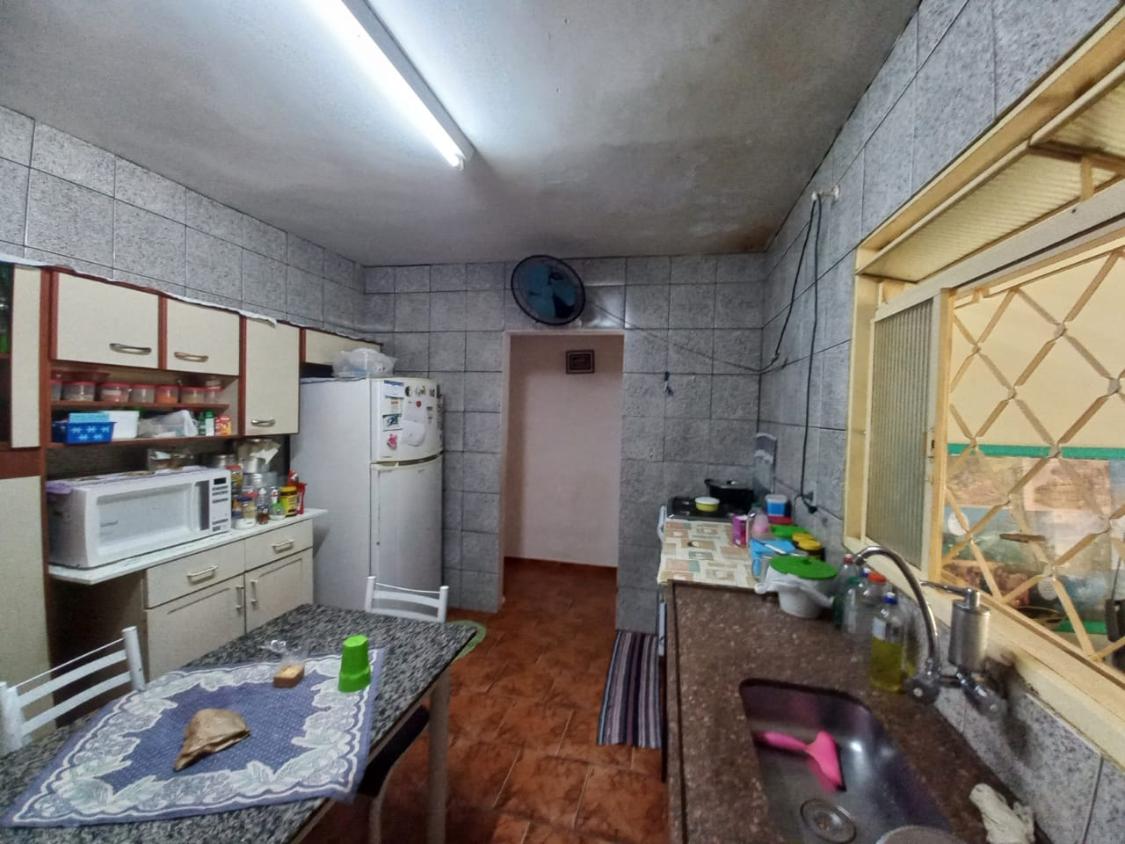 Casa à venda com 3 quartos, 660m² - Foto 11