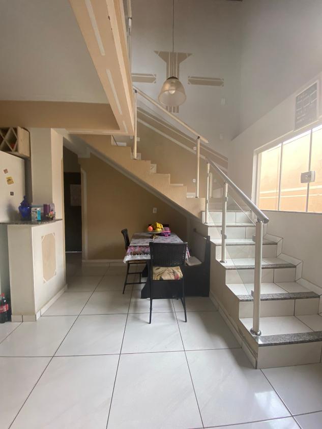 Sobrado à venda com 4 quartos, 300m² - Foto 2