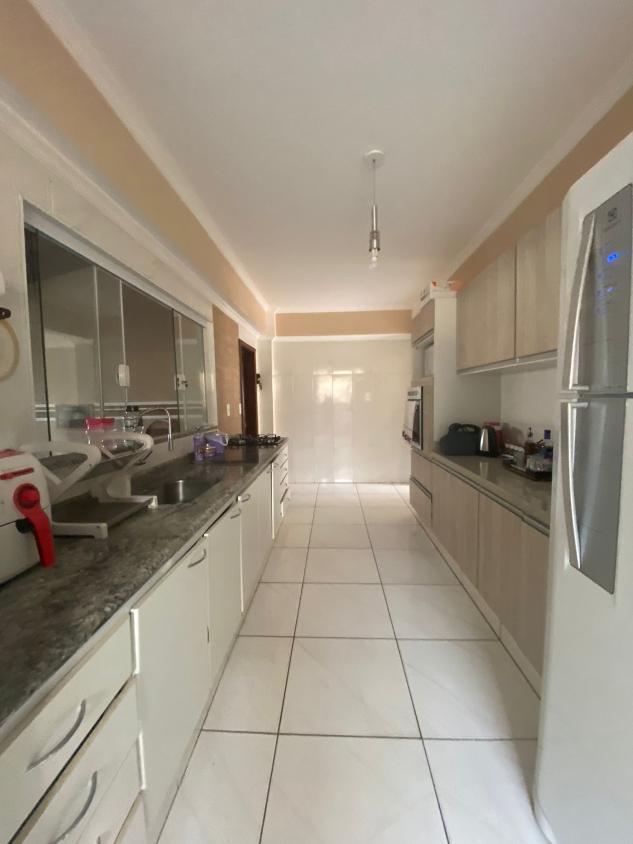 Sobrado à venda com 4 quartos, 300m² - Foto 5