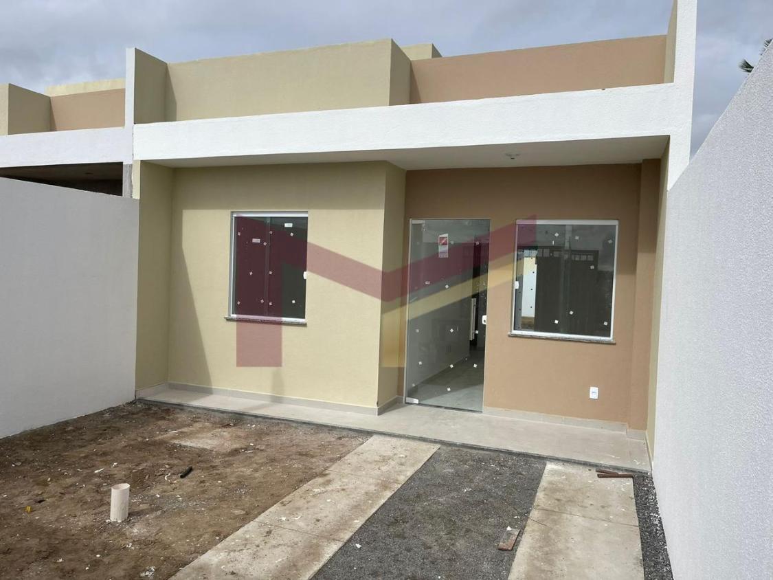Casa à venda com 2 quartos, 60m² - Foto 1