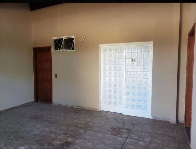 Casa à venda com 4 quartos, 160m² - Foto 2
