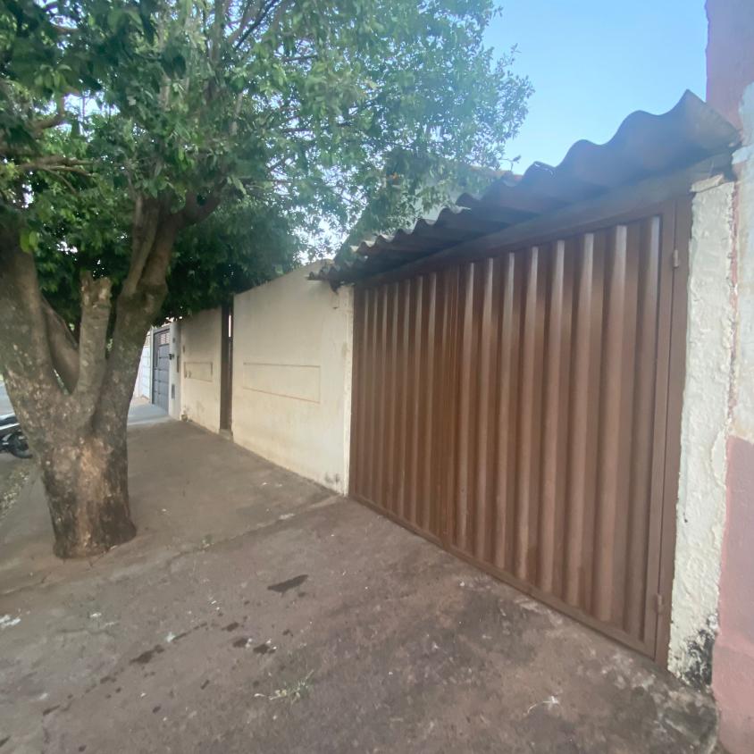 Casa à venda com 3 quartos, 136m² - Foto 1