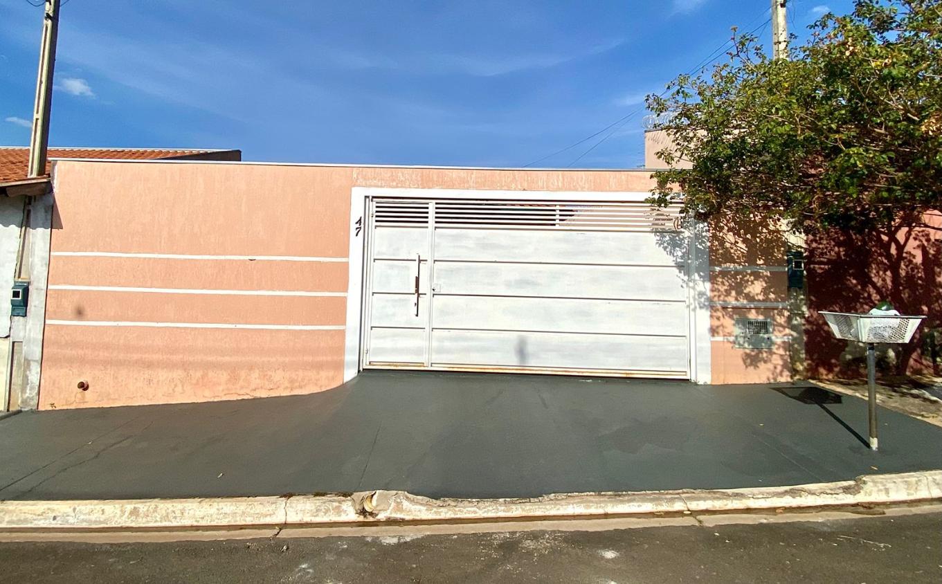 Casa à venda com 2 quartos, 180m² - Foto 1