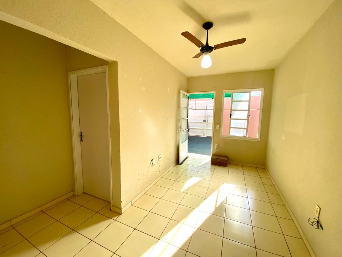 Casa à venda com 2 quartos, 180m² - Foto 4