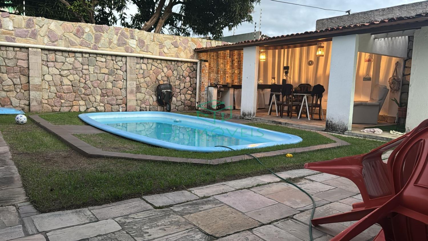 Casa para alugar com 3 quartos, 240m² - Foto 1