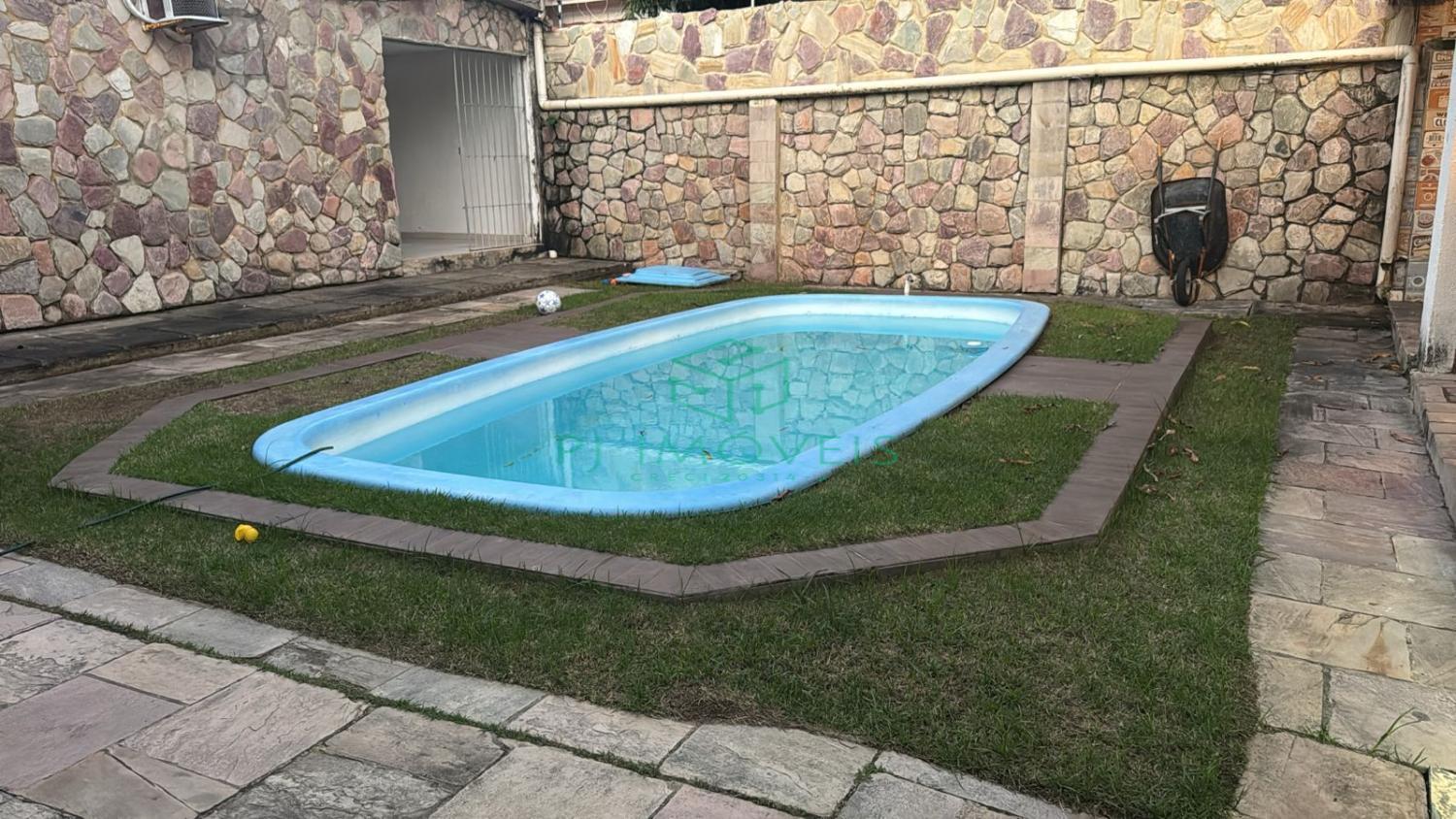 Casa para alugar com 3 quartos, 240m² - Foto 2