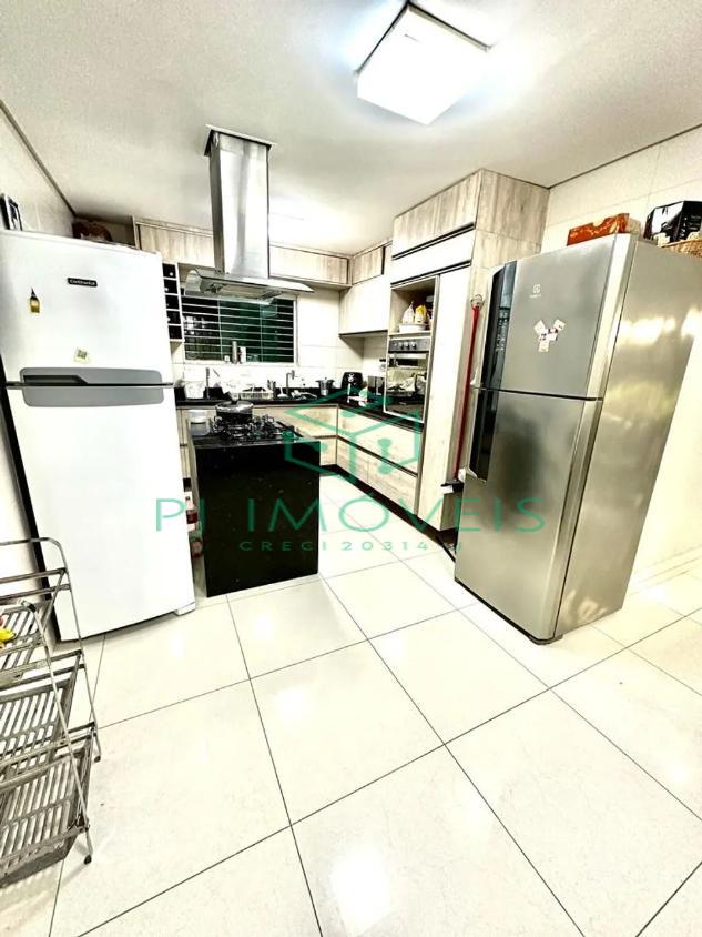 Casa à venda com 6 quartos, 450m² - Foto 9