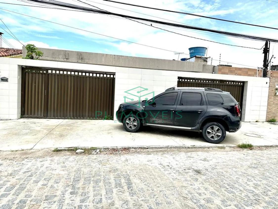 Casa à venda com 6 quartos, 450m² - Foto 1