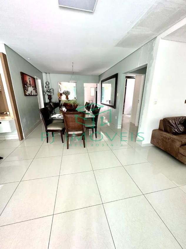 Casa à venda com 6 quartos, 450m² - Foto 6