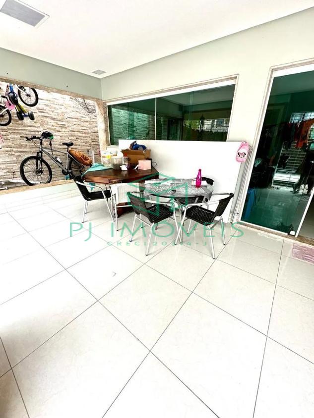 Casa à venda com 6 quartos, 450m² - Foto 4