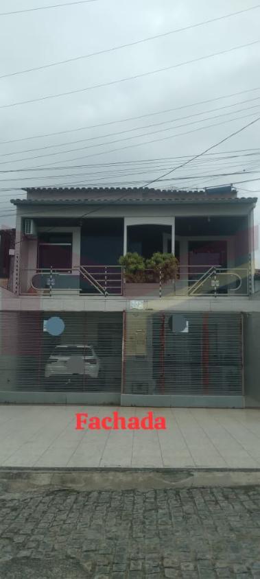 Casa à venda com 4 quartos, 400m² - Foto 1