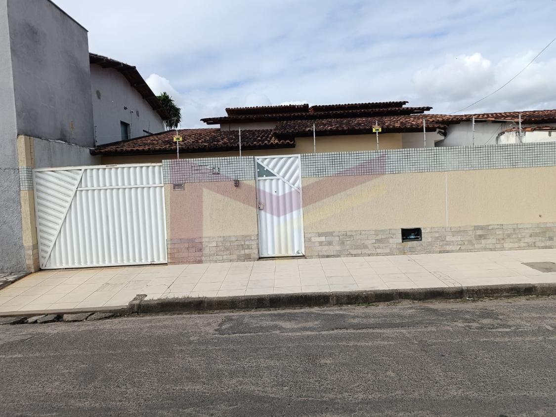 Casa à venda com 4 quartos, 140m² - Foto 2