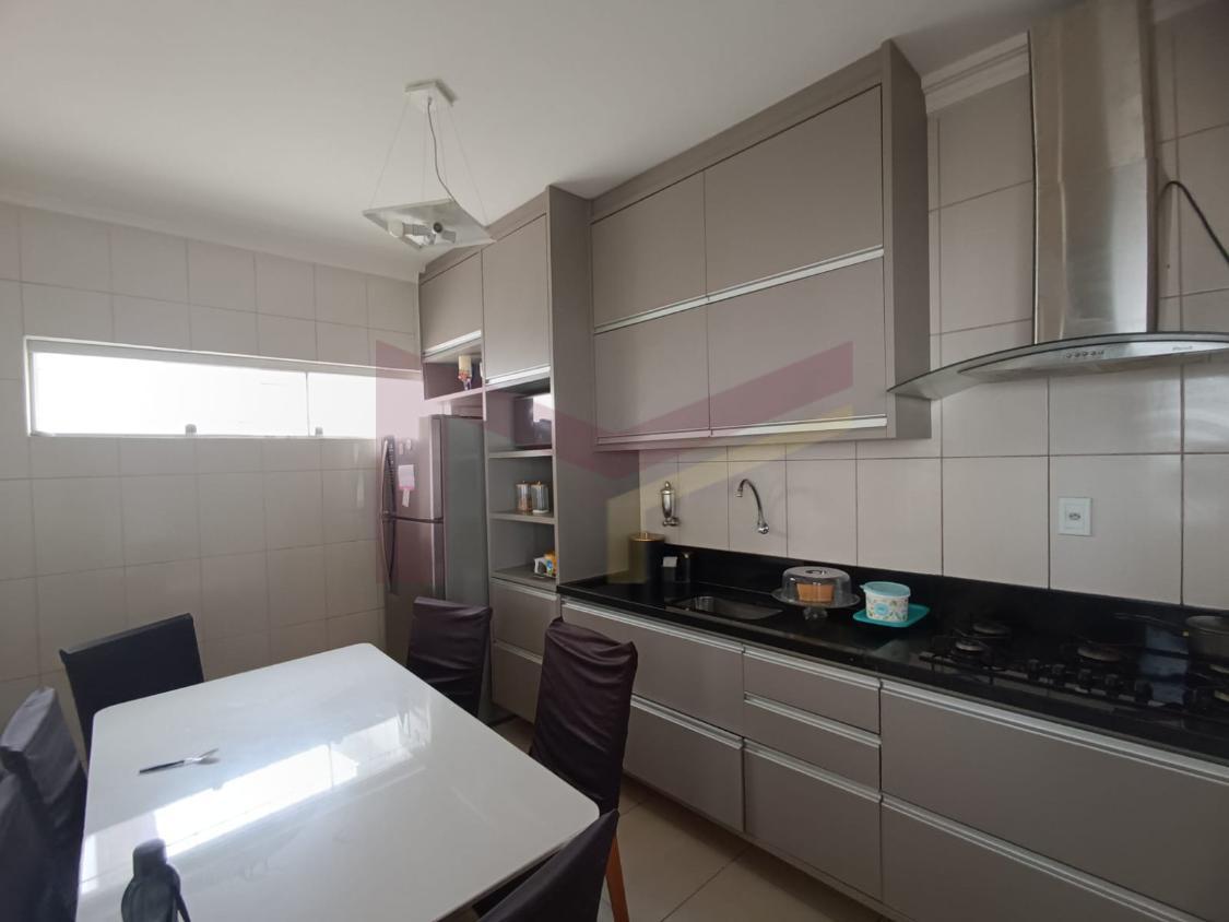 Casa à venda com 4 quartos, 140m² - Foto 25
