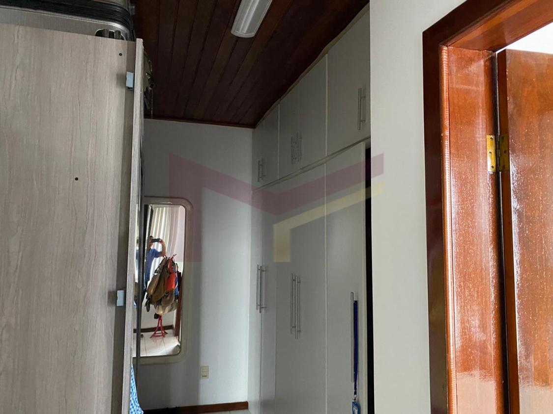 Casa à venda com 4 quartos, 370m² - Foto 6