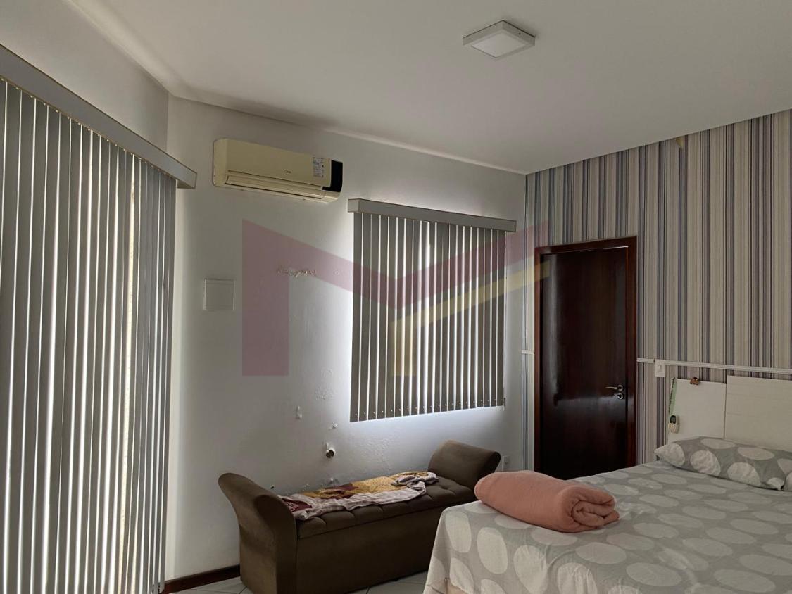 Casa à venda com 4 quartos, 370m² - Foto 8