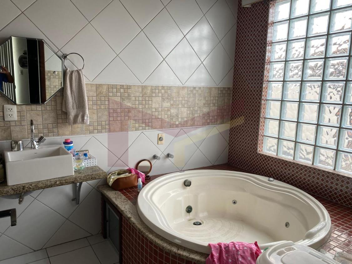Casa à venda com 4 quartos, 370m² - Foto 11