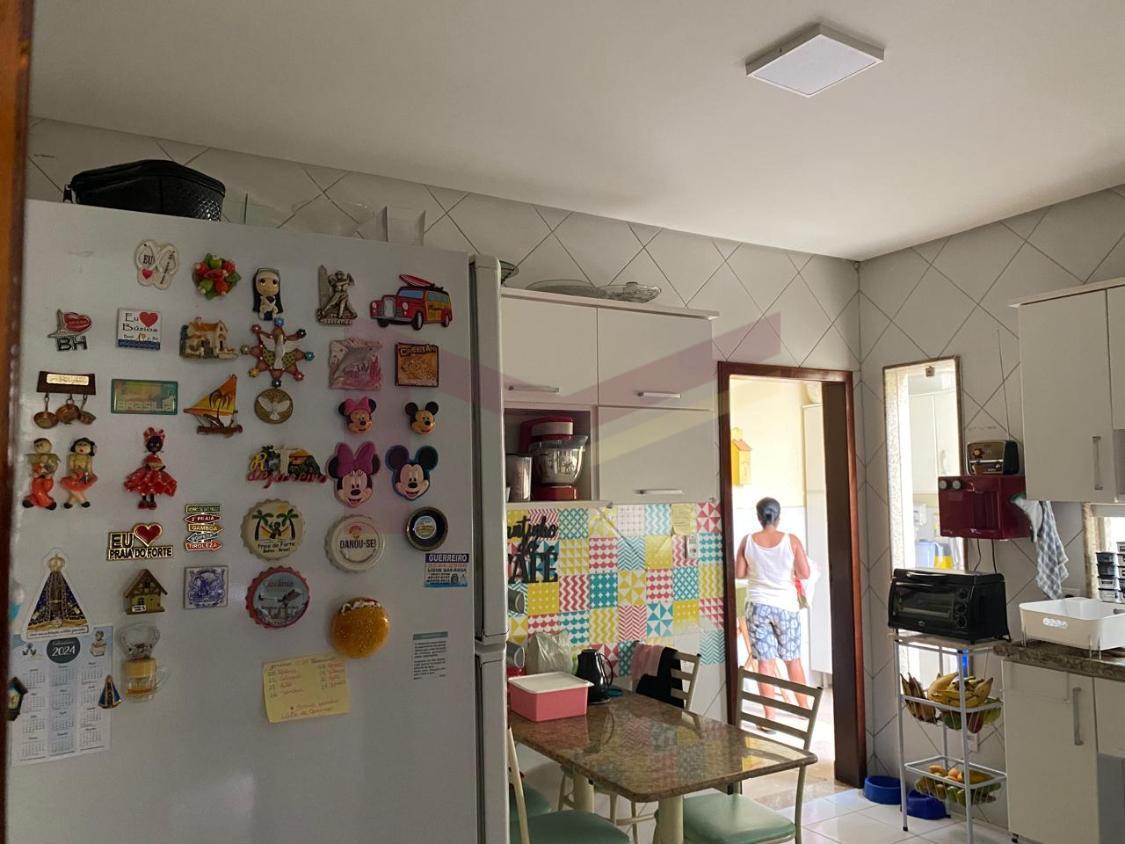 Casa à venda com 4 quartos, 370m² - Foto 23