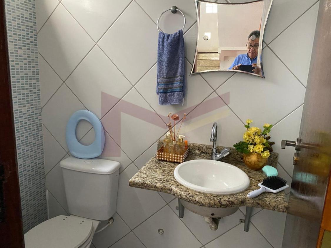 Casa à venda com 4 quartos, 370m² - Foto 25