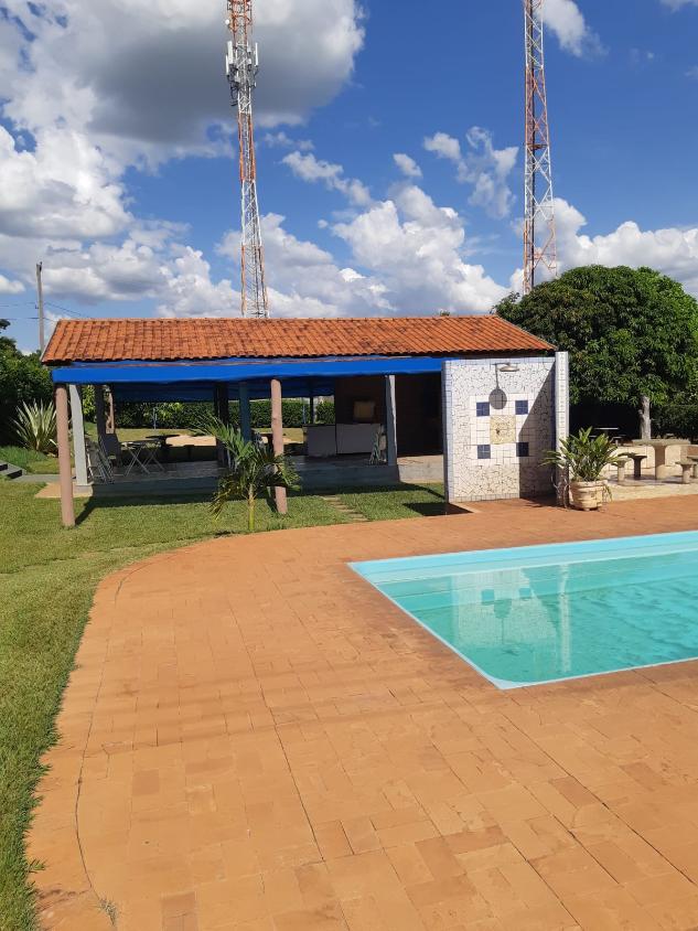 Chácara à venda com 2 quartos, 10700m² - Foto 1