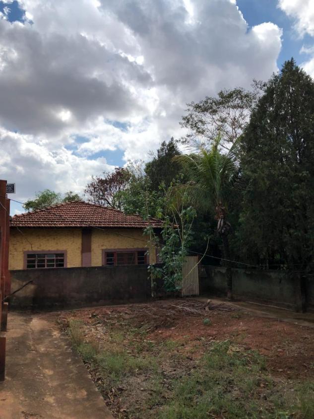 Casa à venda com 4 quartos, 315m² - Foto 1