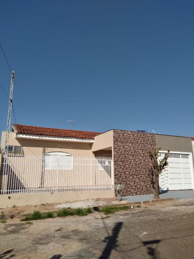 Casa à venda com 3 quartos, 101m² - Foto 2