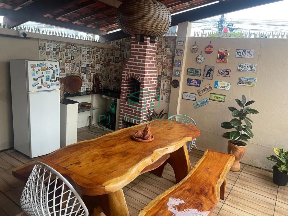 Casa à venda com 4 quartos, 110m² - Foto 1