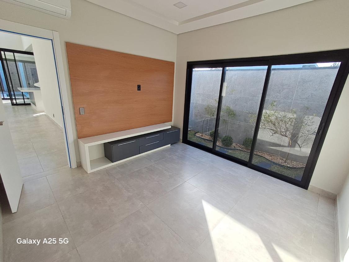 Casa de Condomínio à venda e aluguel com 4 quartos, 265m² - Foto 3