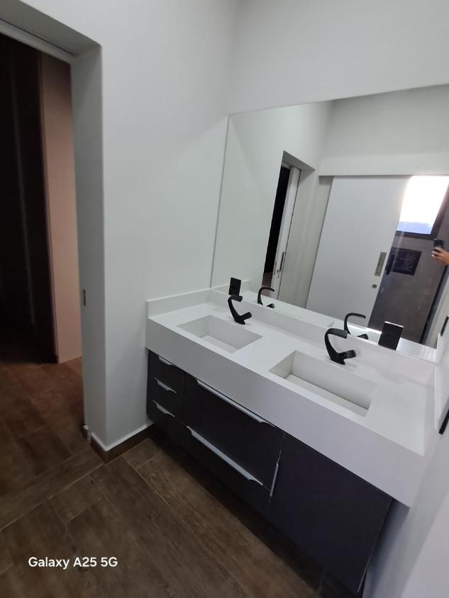 Casa de Condomínio à venda e aluguel com 4 quartos, 265m² - Foto 17