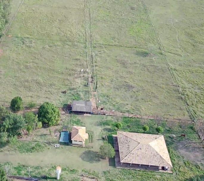 Chácara à venda com 2 quartos, 24200m² - Foto 2