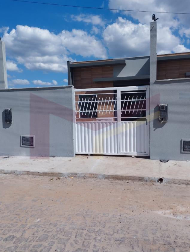 Casa à venda com 2 quartos, 140m² - Foto 2
