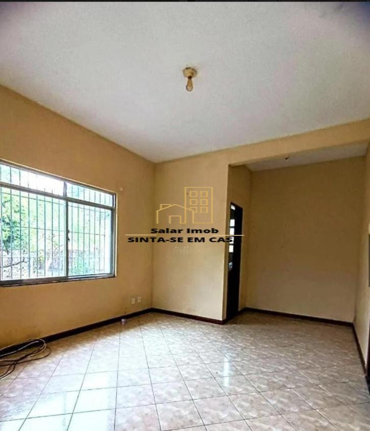 Casa à venda com 3 quartos, 200m² - Foto 2