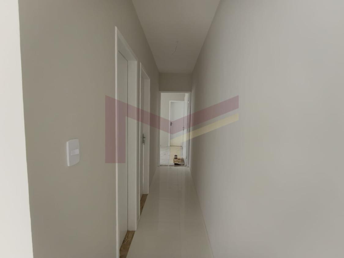 Casa à venda com 2 quartos, 69m² - Foto 4