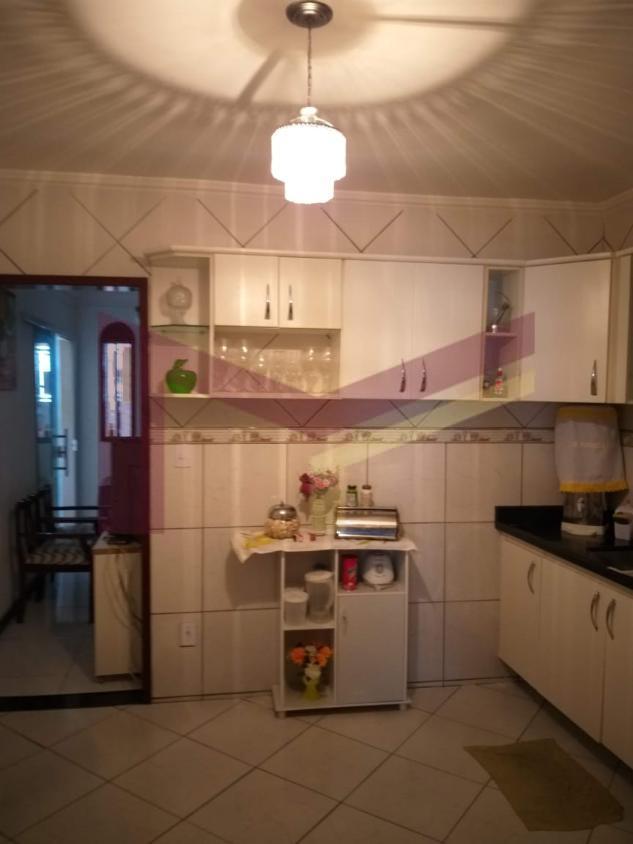 Casa à venda e aluguel com 3 quartos, 80m² - Foto 12