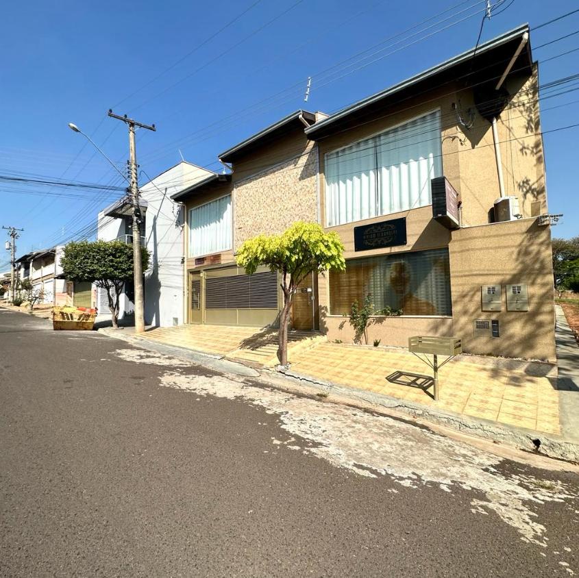 Sobrado à venda com 4 quartos, 500m² - Foto 2